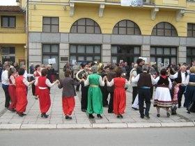 490x370_leskovac-penzioneri-folklor