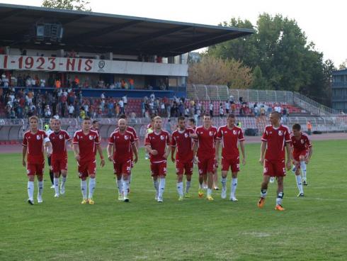 fk-radnicki,-ekipa-ispred-zapada.jpg