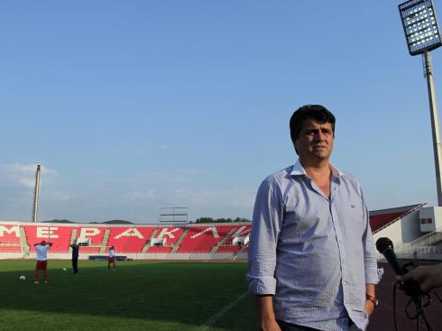 Darko-Bulatovic,-stadion-Cair.jpg