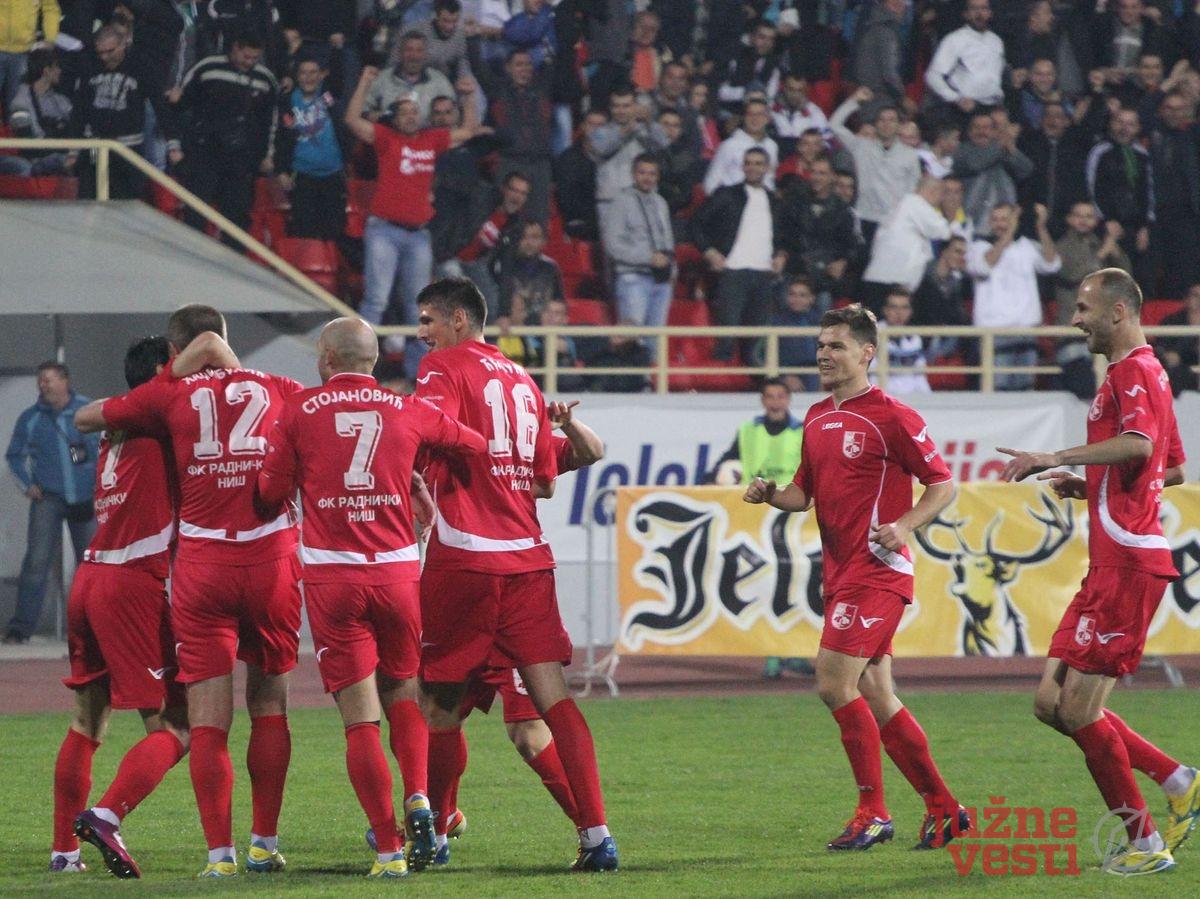 U MINUT DO 12: Ništa od fudbala - u Pirotu se utakmica neće igrati!