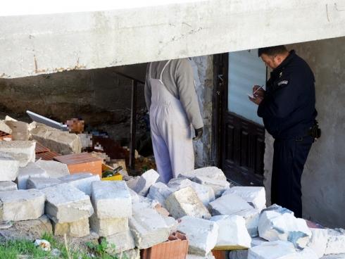 1 svrljizanin upao u rupu izmedju zgrada