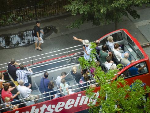 Turistički autobus