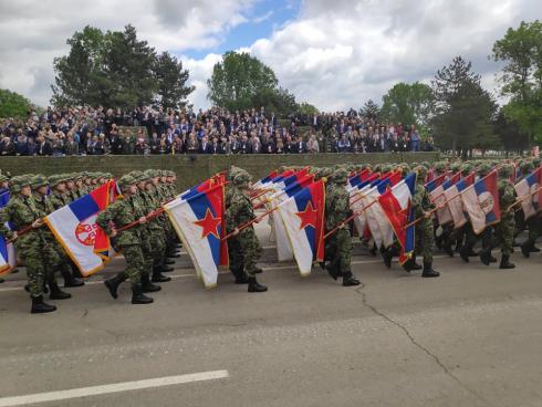 Vojska-sa-zastavama-foto-M.-Z