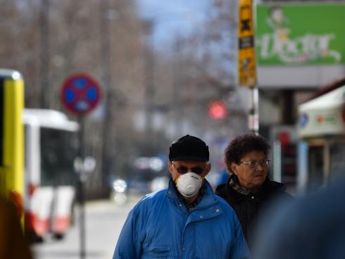 maske ljudi niš