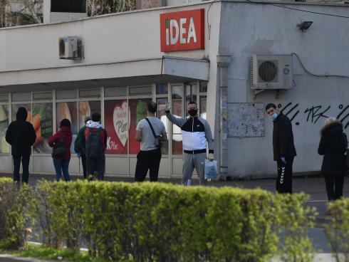 Redovi prodavnice vanredno stanje Niš mart 2020 foto Južne vesti Vanja Keser1