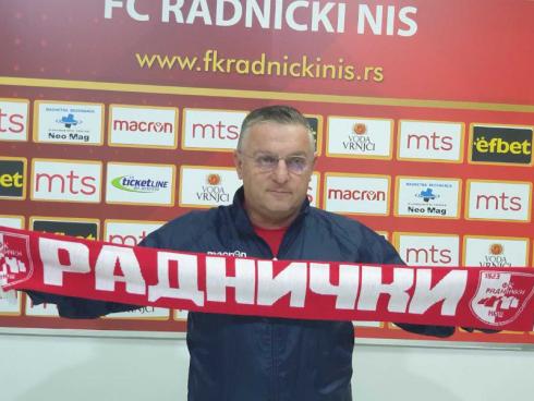 tomislav sivic na promociji radnickof, foto jv ljubica jocic