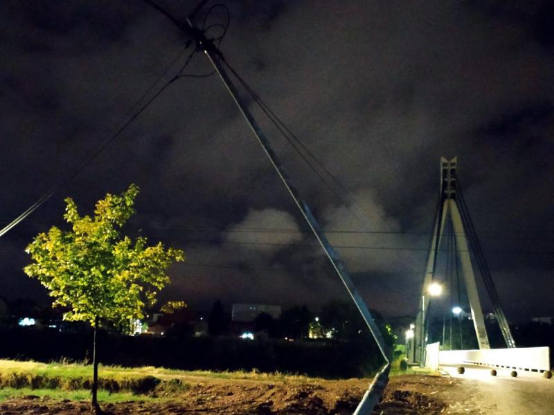 Polomljen stub ulične rasvete; foto: čitalac Prijavi problem