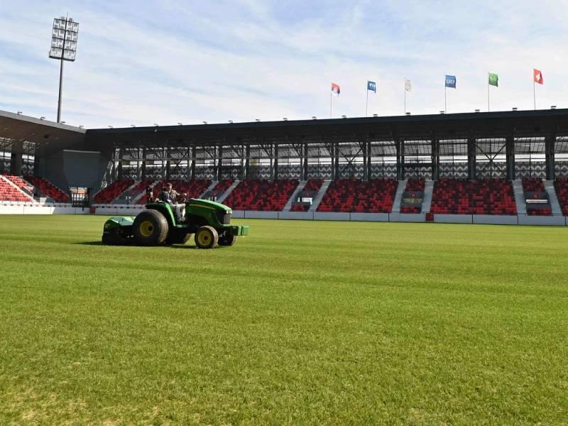 stadion leskovac, trava, foto fss 6