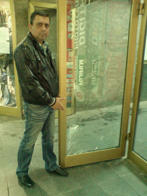 slomljeno staklo