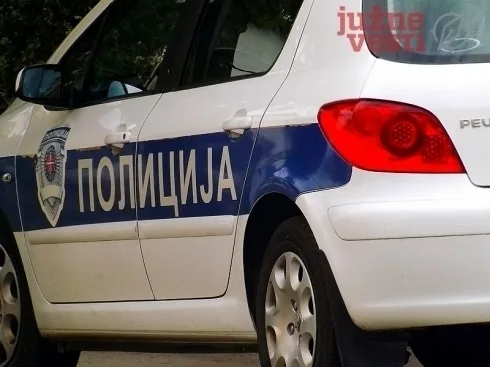 policija