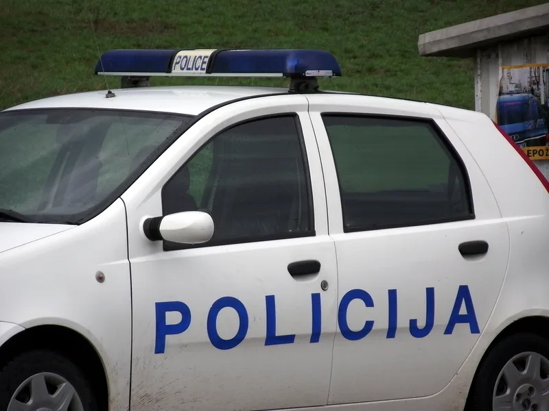 Policija ilustracija Kosta