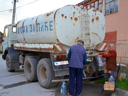 490x370 cisterne pijaca voda Svrljig KOSTA juzne vesti