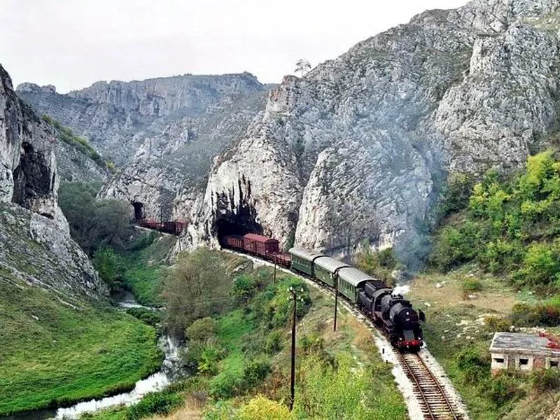 voz romantika kroz klisuru foto zeleznice in rs