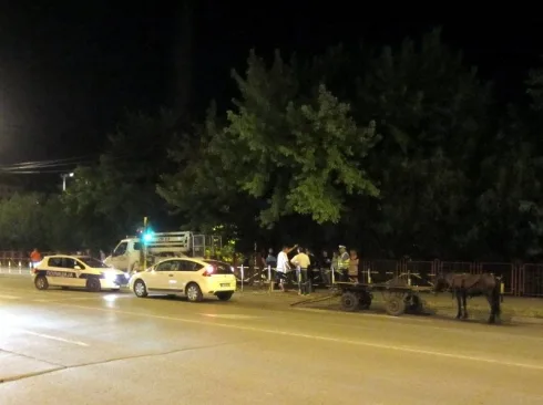 490x370 zaprezno vozilo udarilo auto