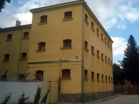 490x370 800x600 490x370 Zatvor JV