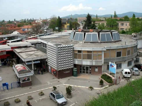 490x370 autobuska stanica u nisu fot wikimedia crni bombarder