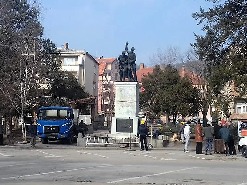 Trg toplickih junaka Prokuplje foto LJ M jpg juzne vesti