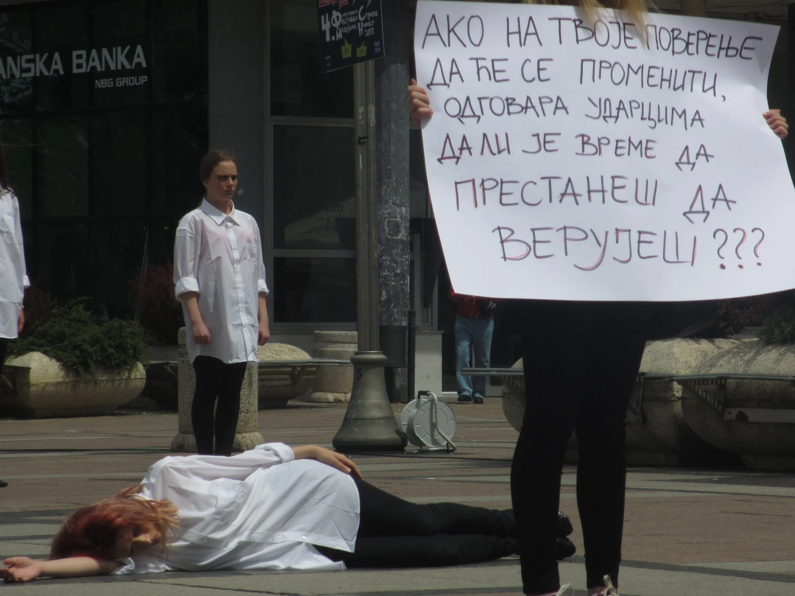 Performans Dan secanja na ubijene zene JV V M scaled