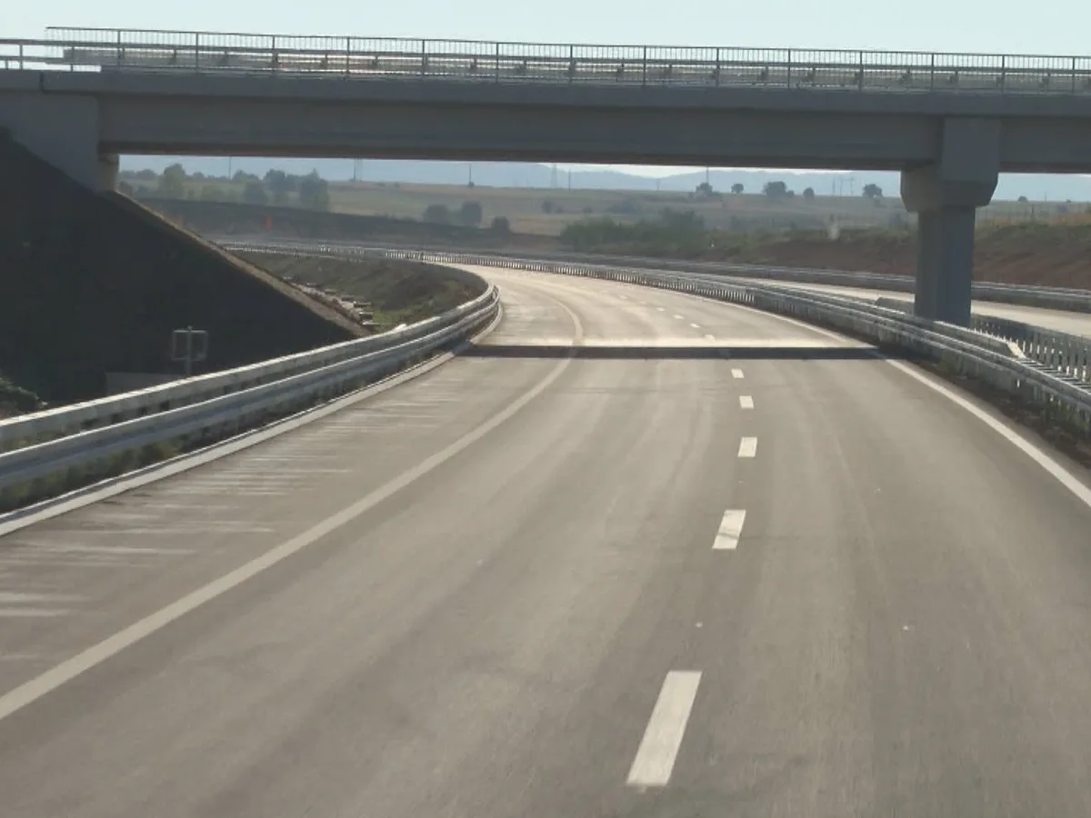 vucic pirot 2 auto puta foto n s