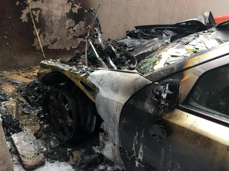 Izgoreo automobil foto PB Juzne vesti