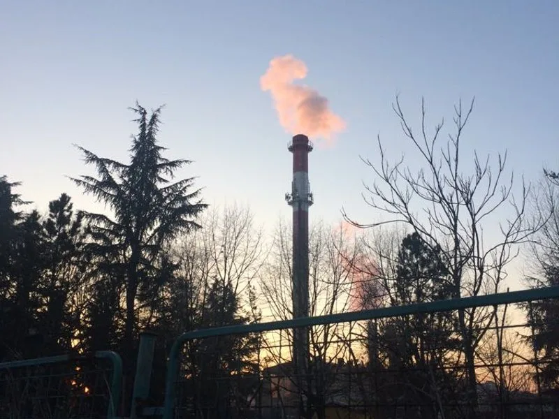 Toplana dimnjak foto V Milic