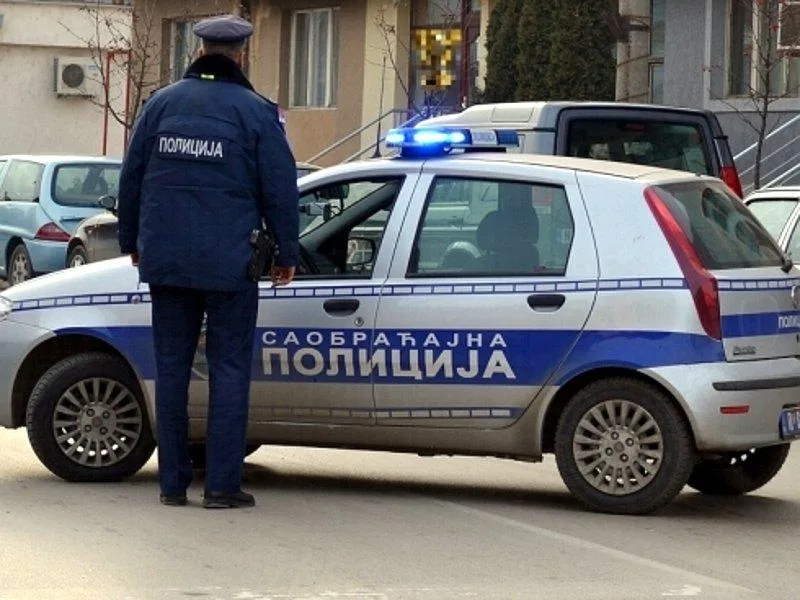 800x600 policija foto jv