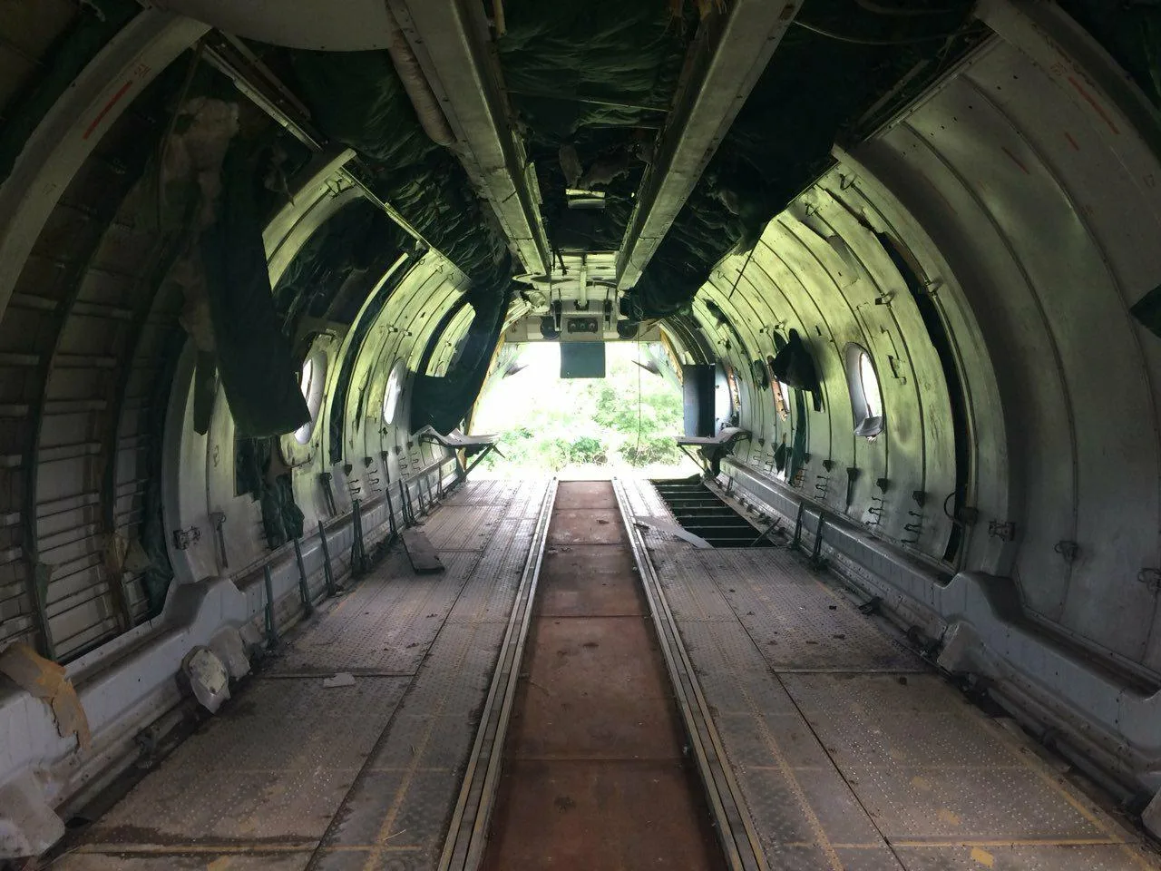 Stari-vojni-avion3;-foto:-N.-F