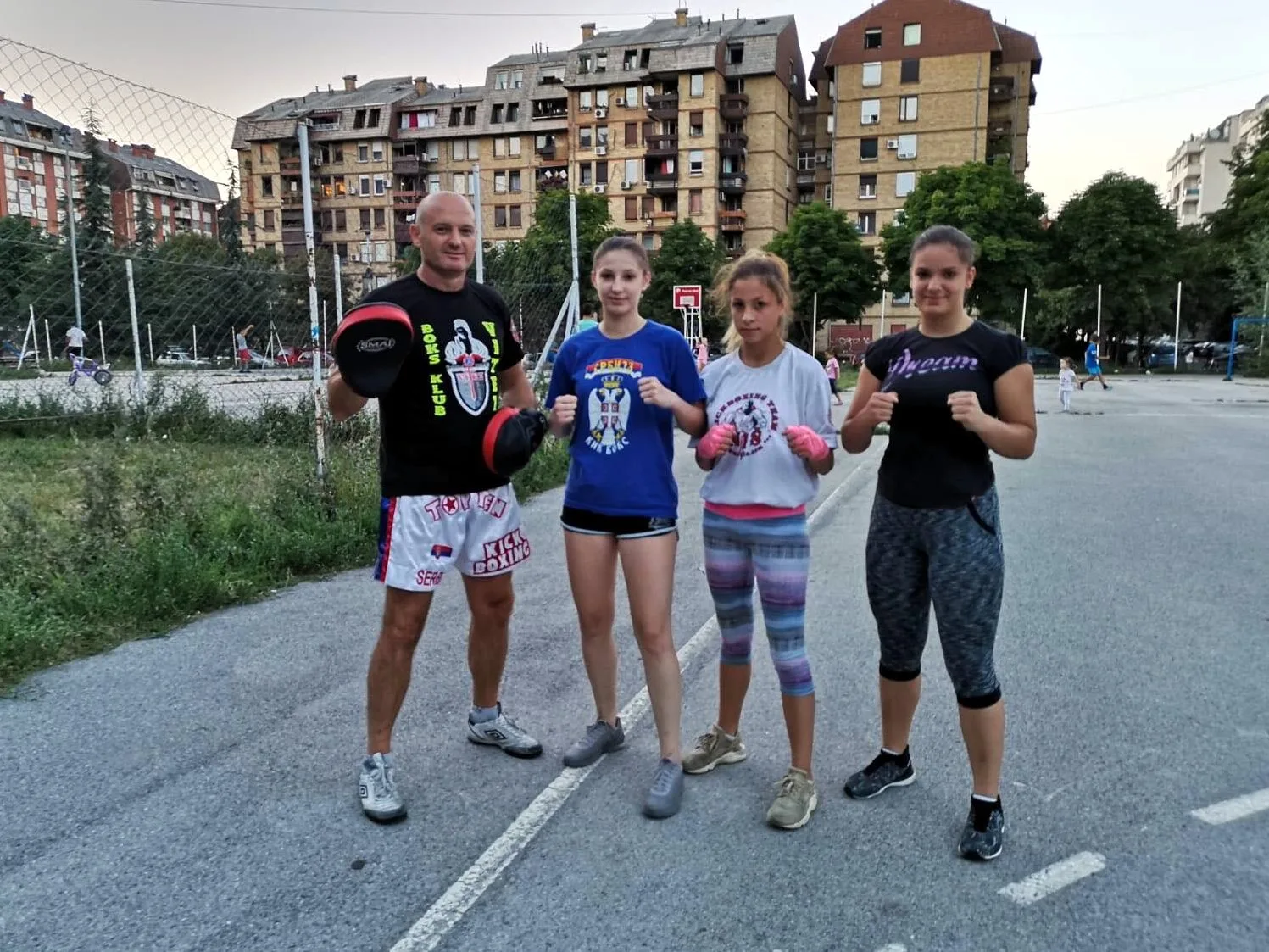 Neda Brkic Natalija Savic Sandra Savatic foto Kik boks klub Nis