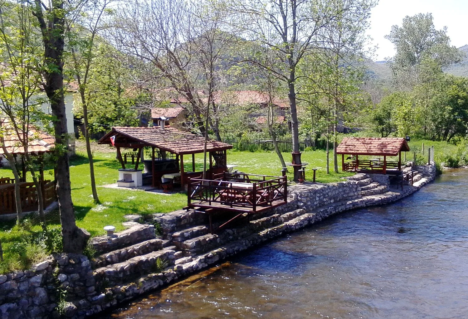 Agroturizam Rsovci park prirode Stara planina ilustracija foto wikimedia Mina Rancic