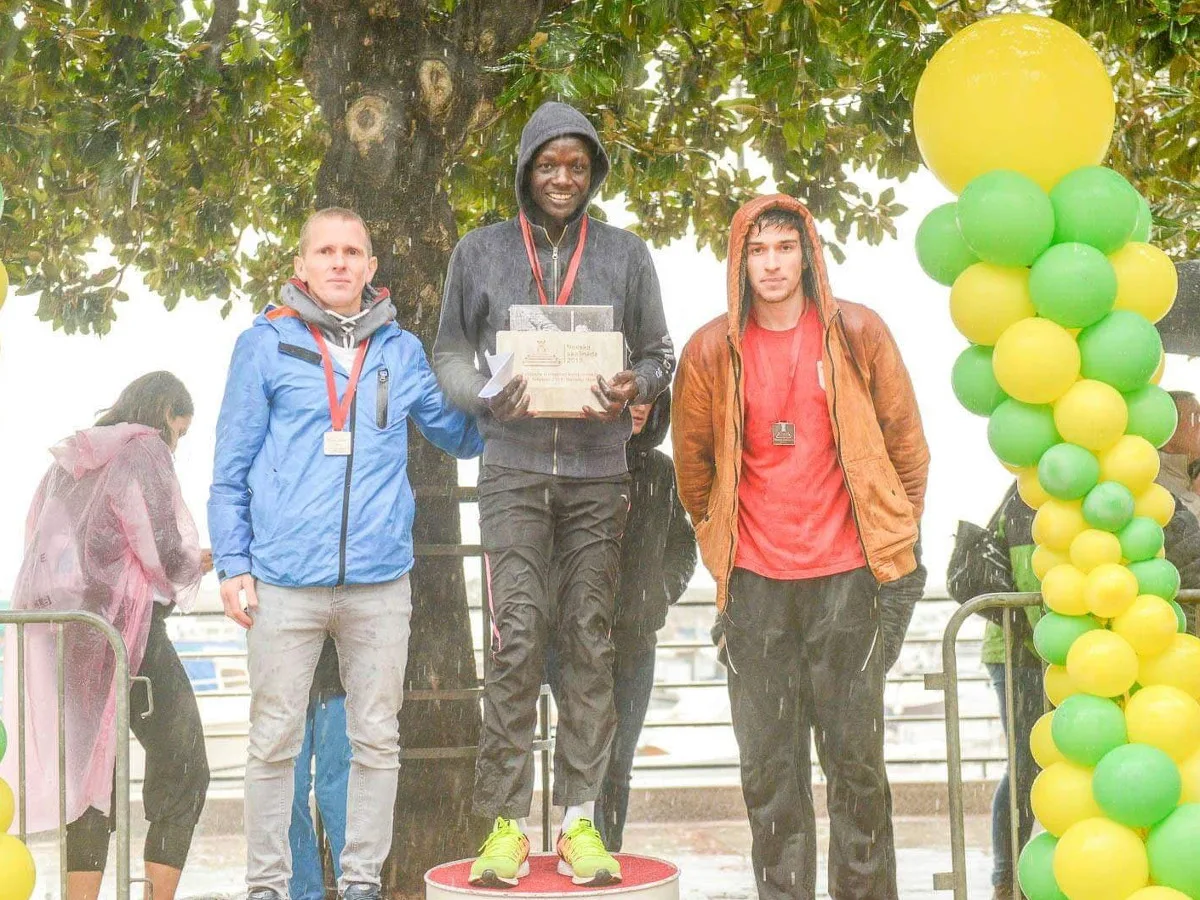 kristijan stosic na postolju foto ak vranjski maratonci