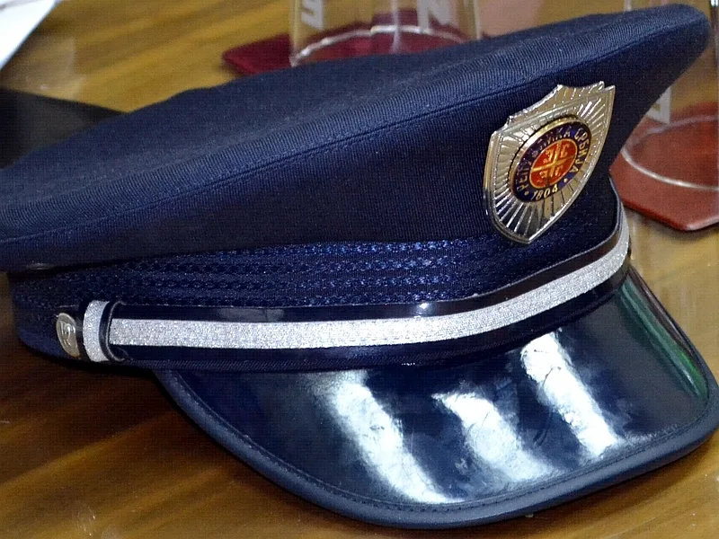 policijska kapa kosta