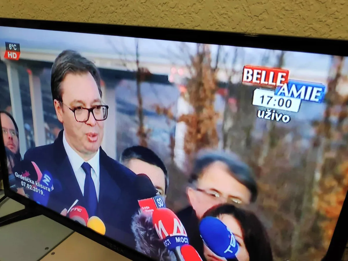 tv-ekran-televizije-vucic2-foto-J.V