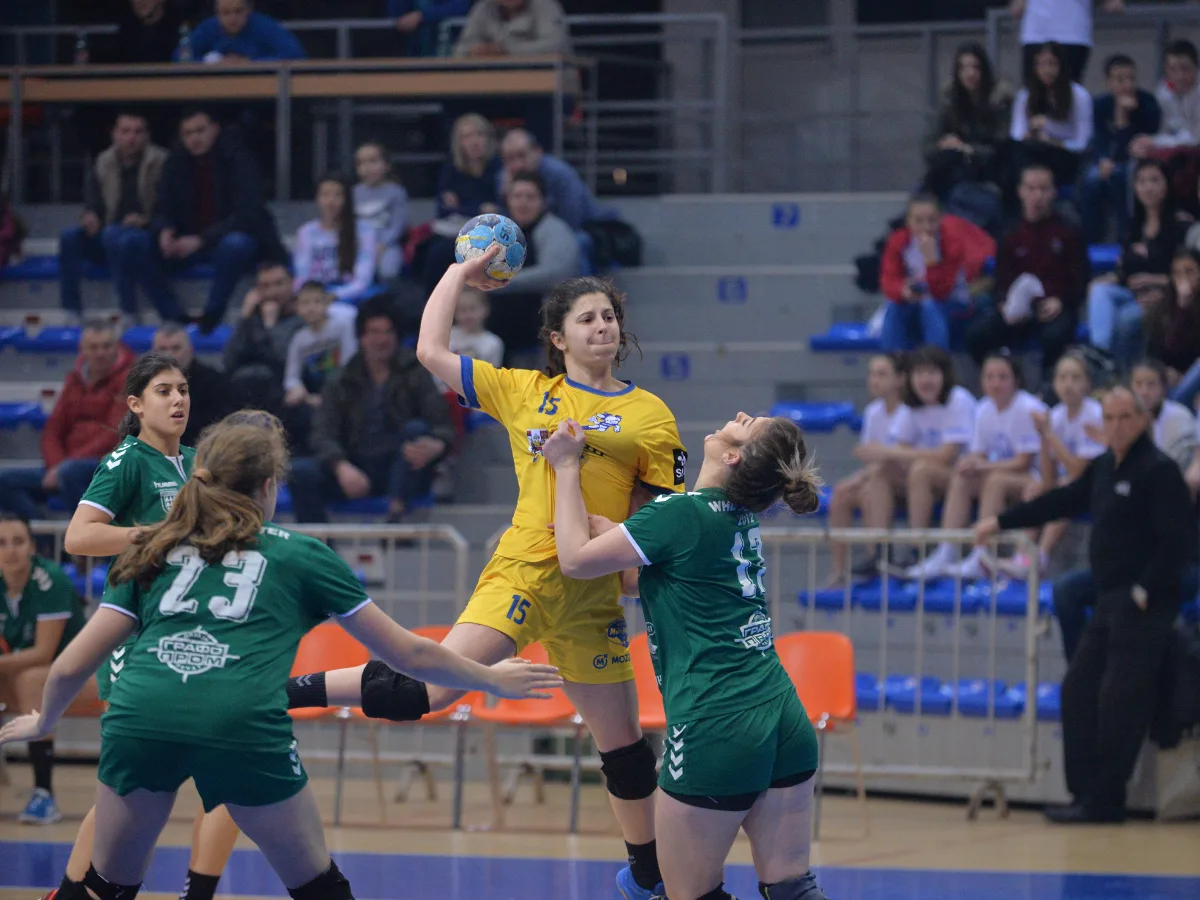 naisa foto jv vanja keser