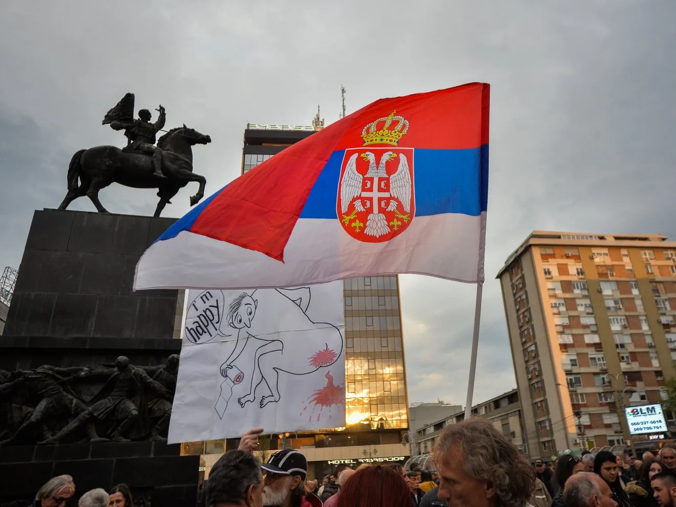 13 protest 1 od 5 miliona pink zastava konj foto Juzne vesti Vanja Keser