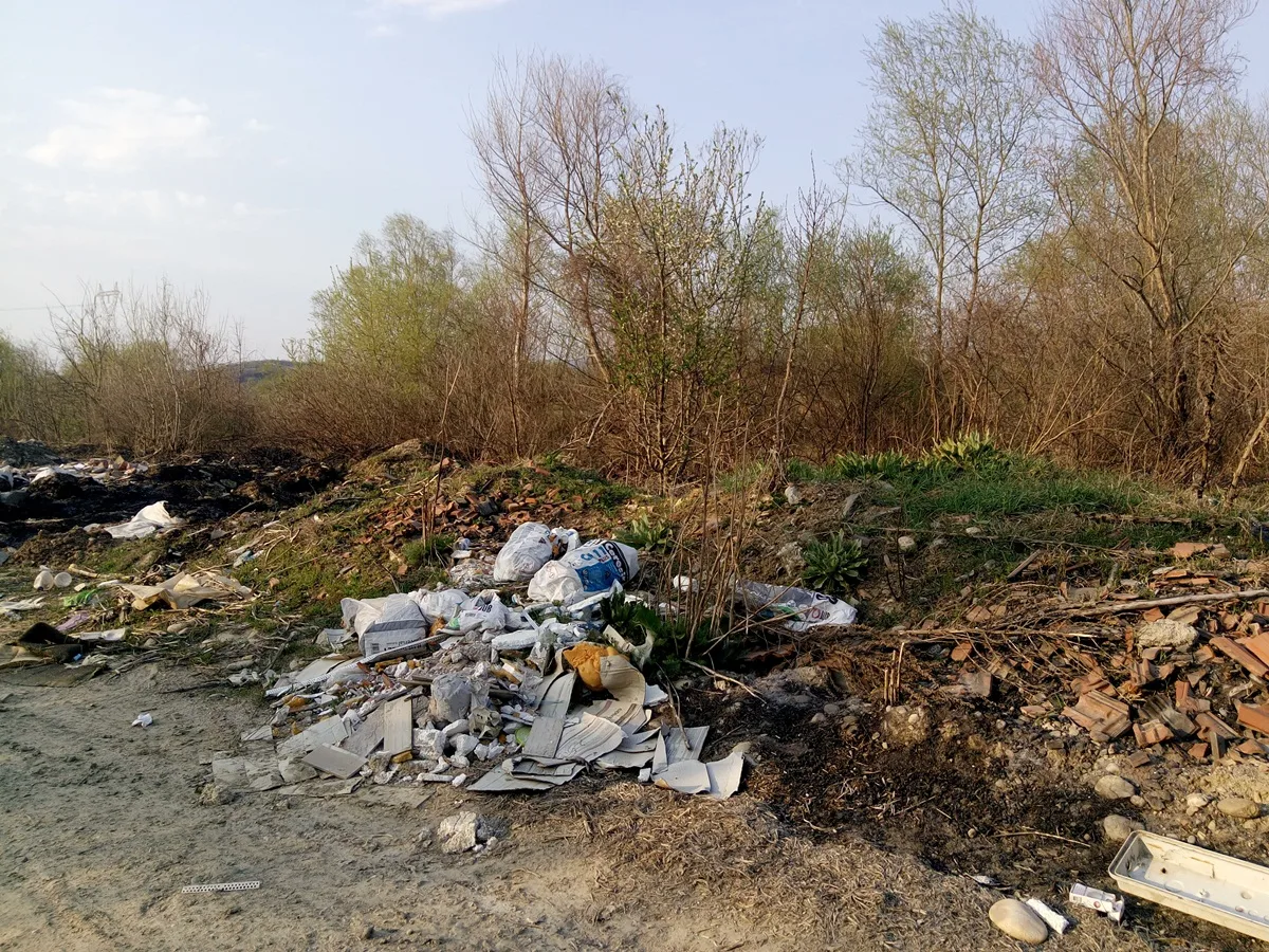 Divlja deponija Juzna Morava Leskovac foto Bojana Antic