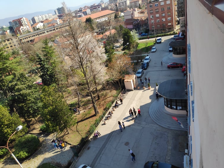 Skolsko dvoriste Gimnazija Svetozar Markovic foto V Milic
