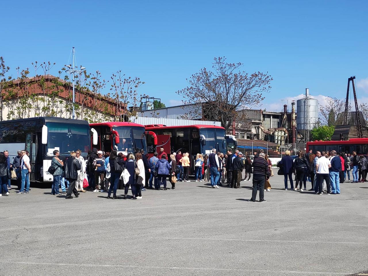 Miting busevi foto JV