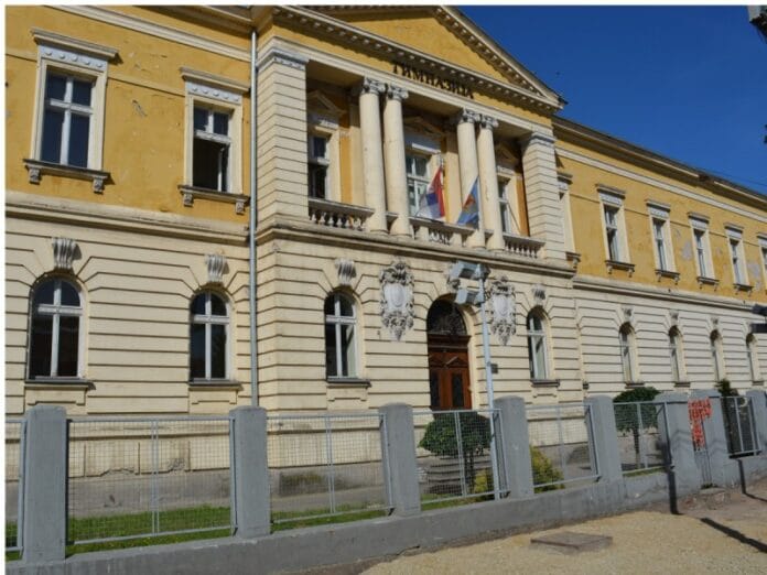 Gimnazija Pirot foto Lj F