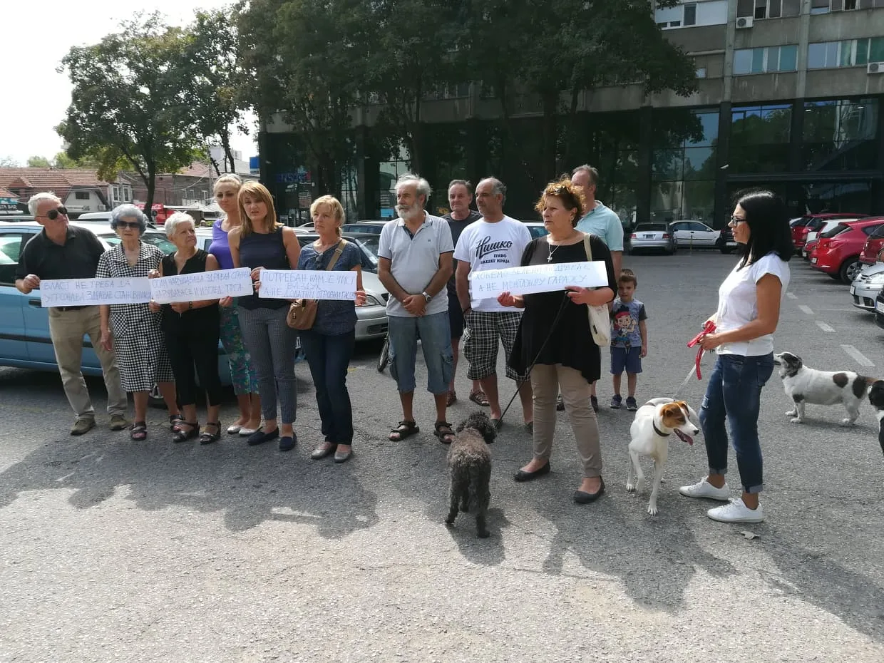 Protest parking foto JV J A