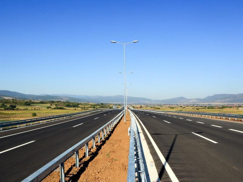 800x600 auto put Pirot foto mgsi