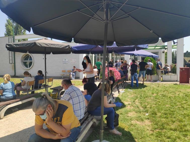 800x600 kovid ambulanta Duvaniste guzva 3 jul 2020 foto Juzne vesti Gordana Bjeletic1