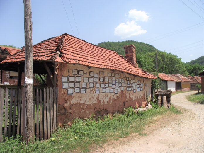 kuca selo foto akostic