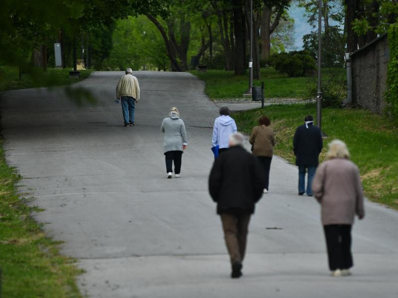 800x600 Penzioneri setnja korona 2020 foto Vanja Keser