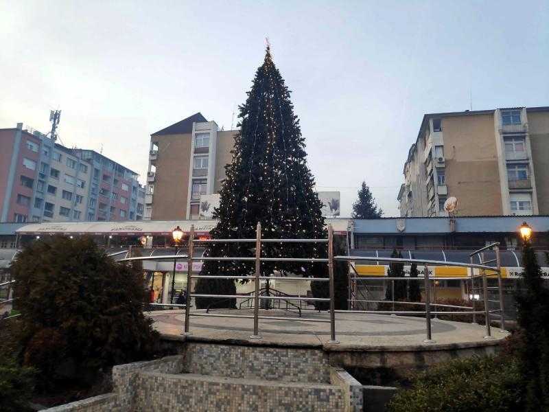 800x600 Pirot novogodisnja dekoracija 2020 foto JV Lj Filipov