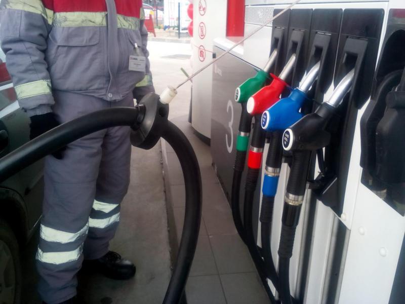 800x600 Tocenje goriva foto JV V Milic