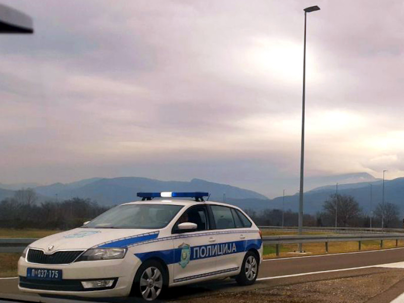 800x600 policija auto put
