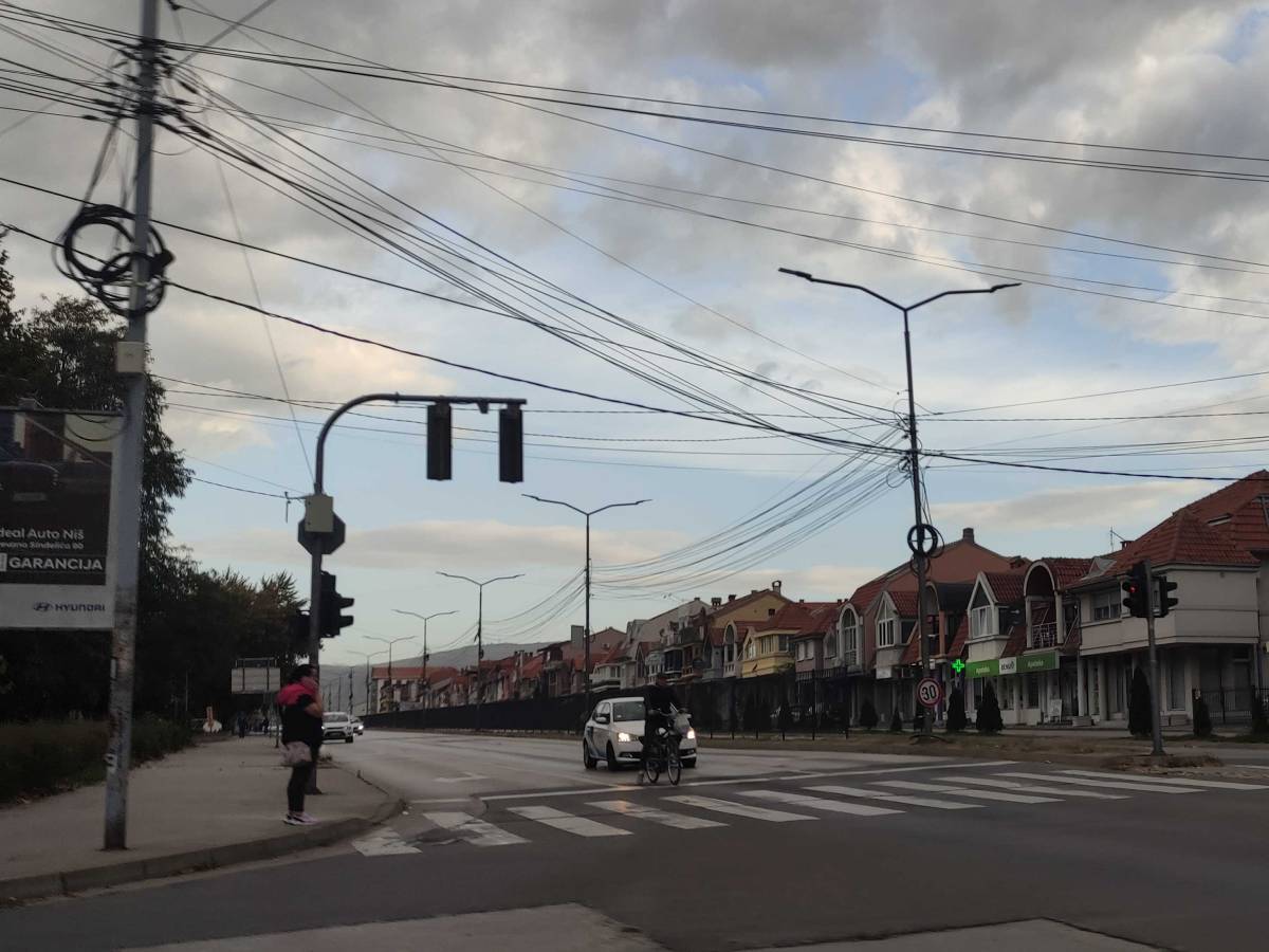 ograda bulevar medijana 1 foto ljubica jocic