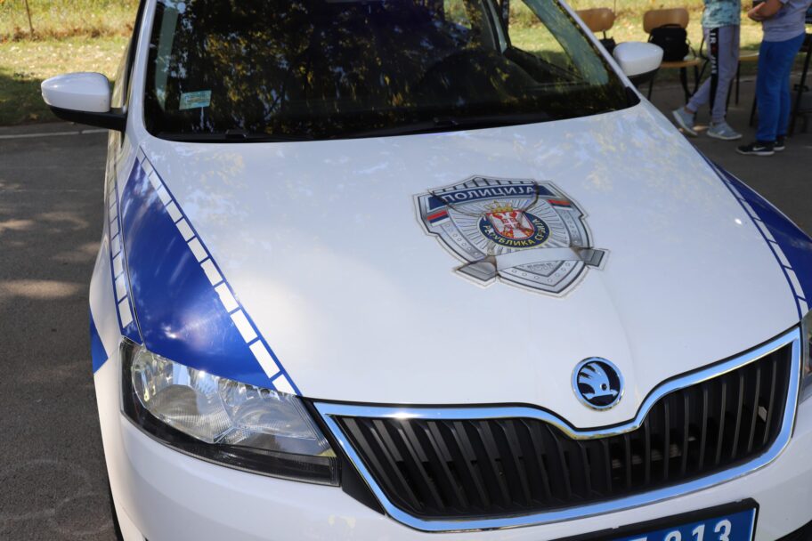 policija