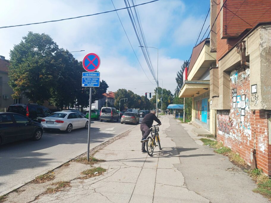 Saobracajni znak biciklista foto ljubica jocic scaled