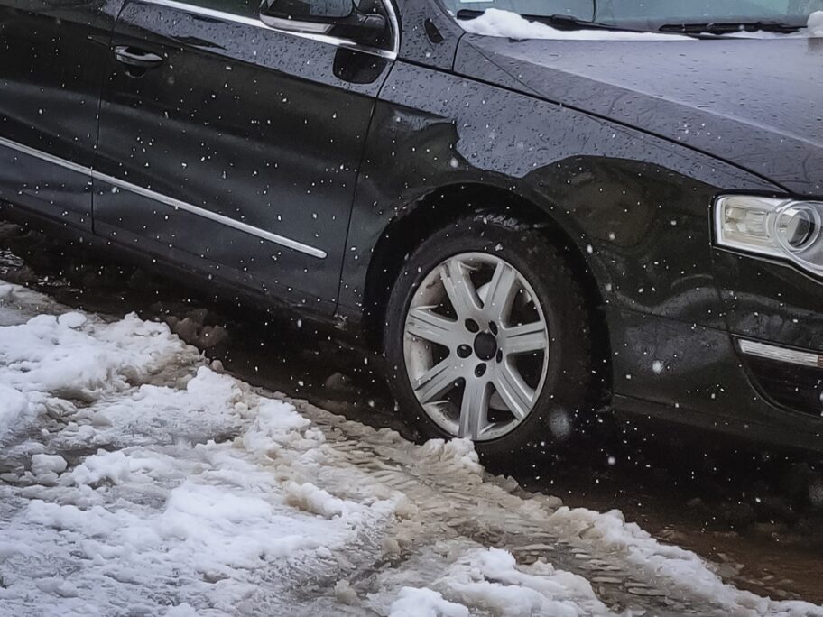 gume automobil zima